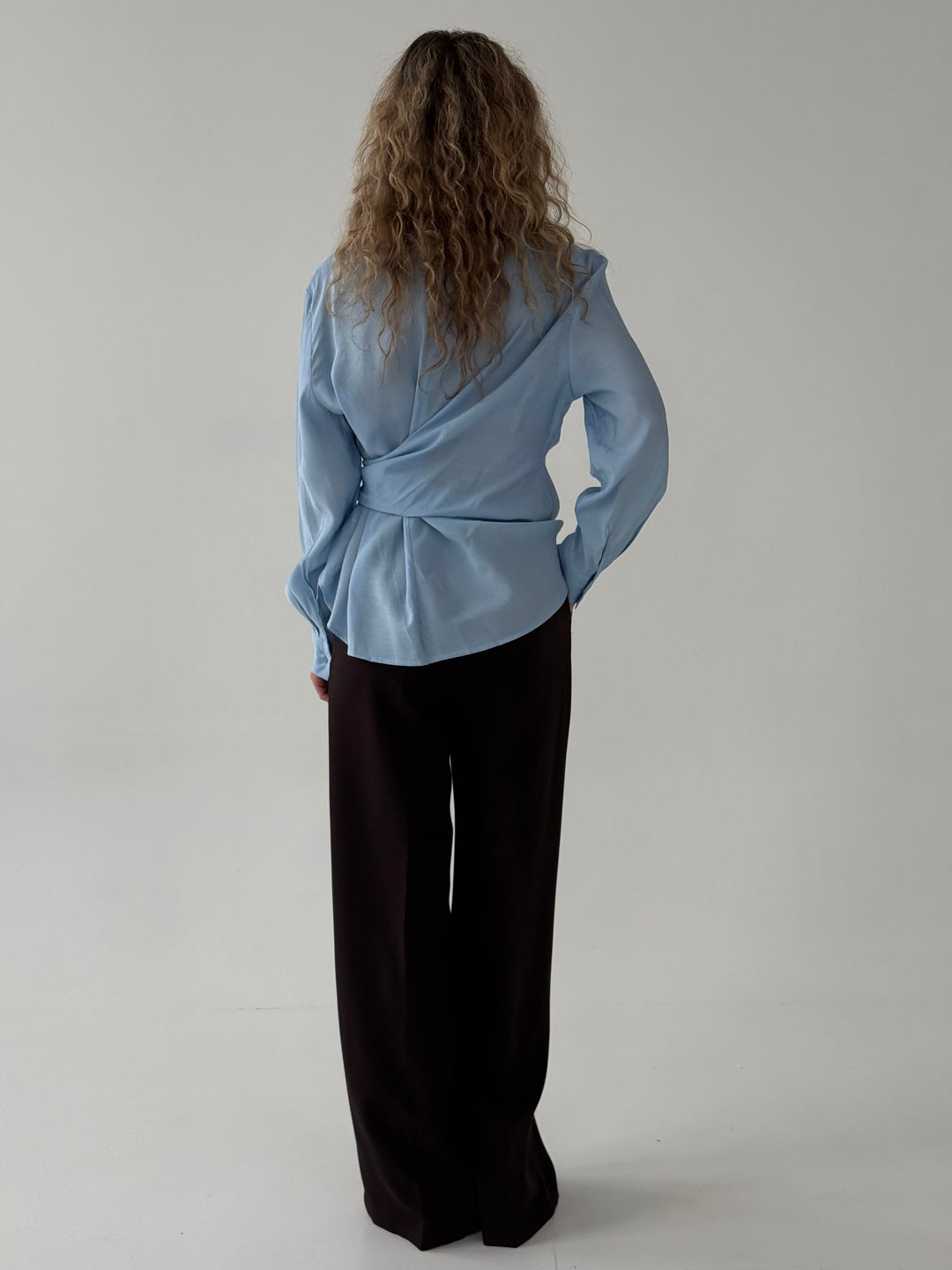 Viskozes blūze ar sasienamu elementu