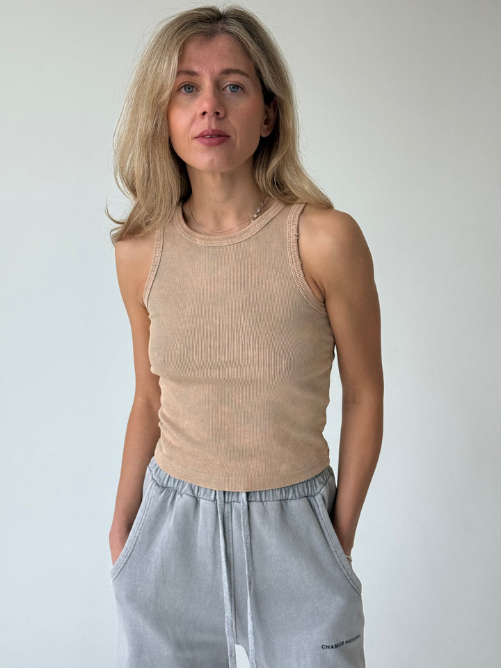 Slim fit kokvilnas rievots tops ar balinātu efektu