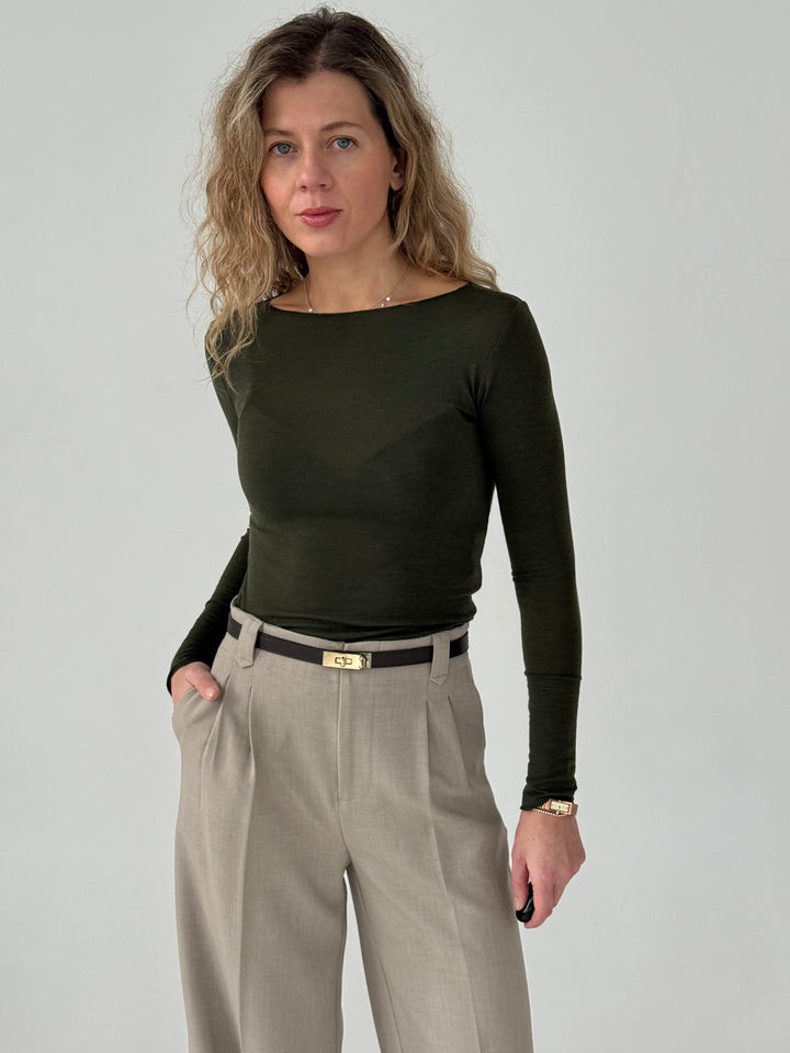 Slim fit viskozes tops ar garām piedurknēm