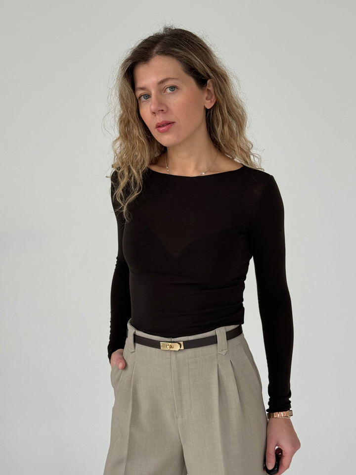 Slim fit viskozes tops ar garām piedurknēm