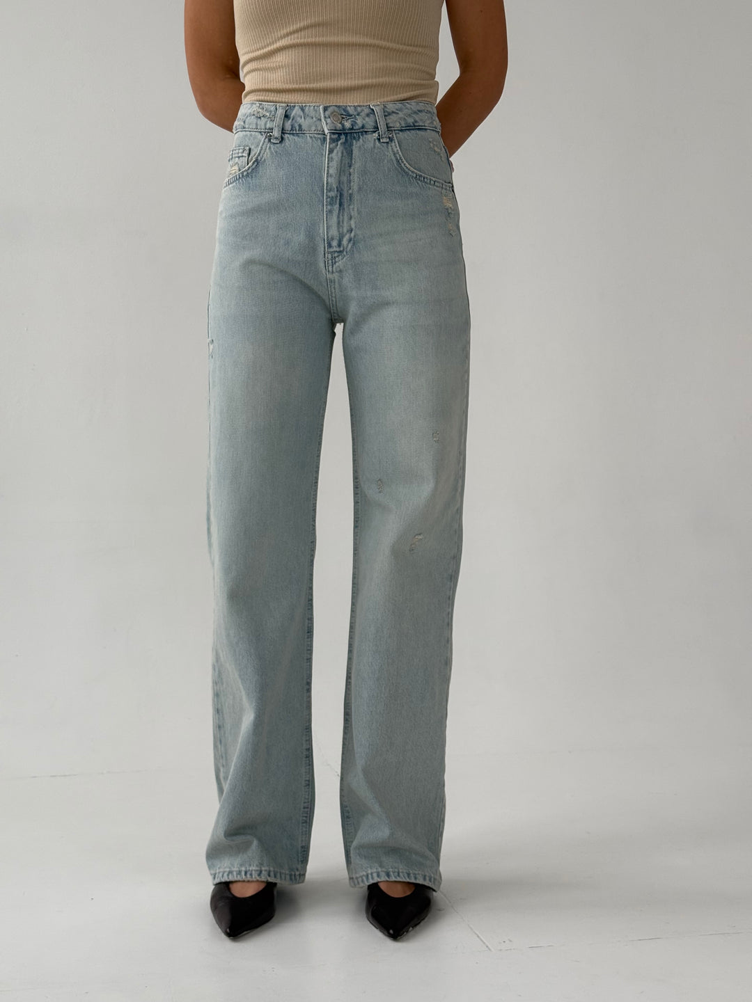 Taisnas džinsa bikses ar augstu jostasvietu un balinātu efektu #04