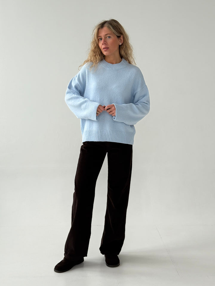 Adīts džemperis ar apaļu kakla izgriezumu #02