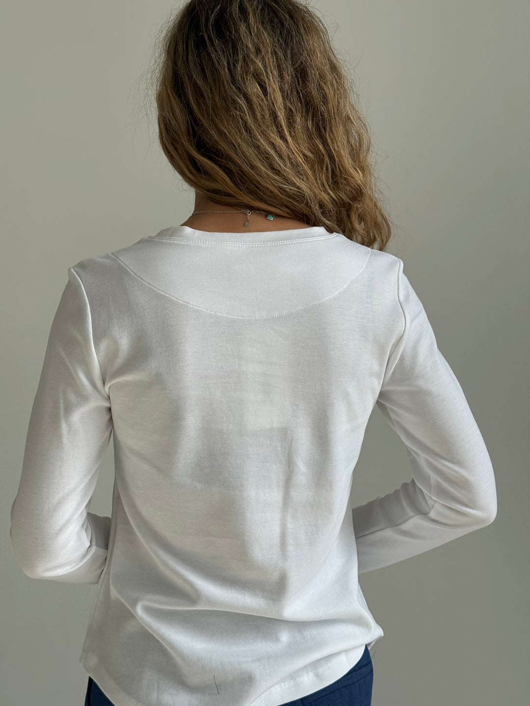 Slim fit premium kokvilnas tops ar garām piedurknēm