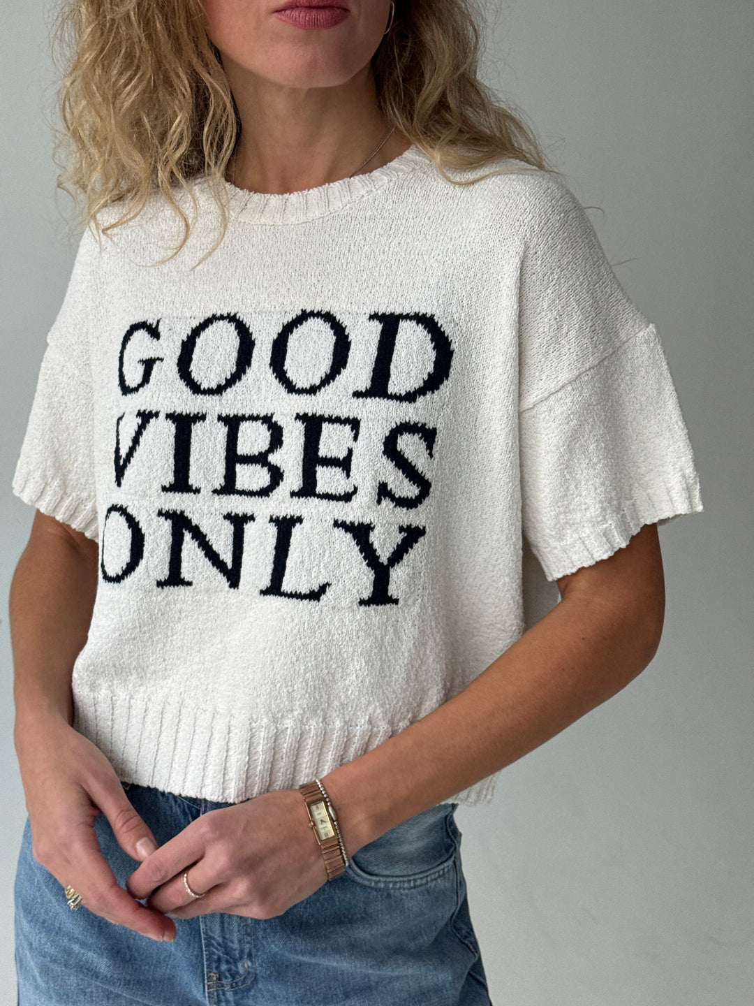 Adīts kokvilnas džemperis ar uzrakstu