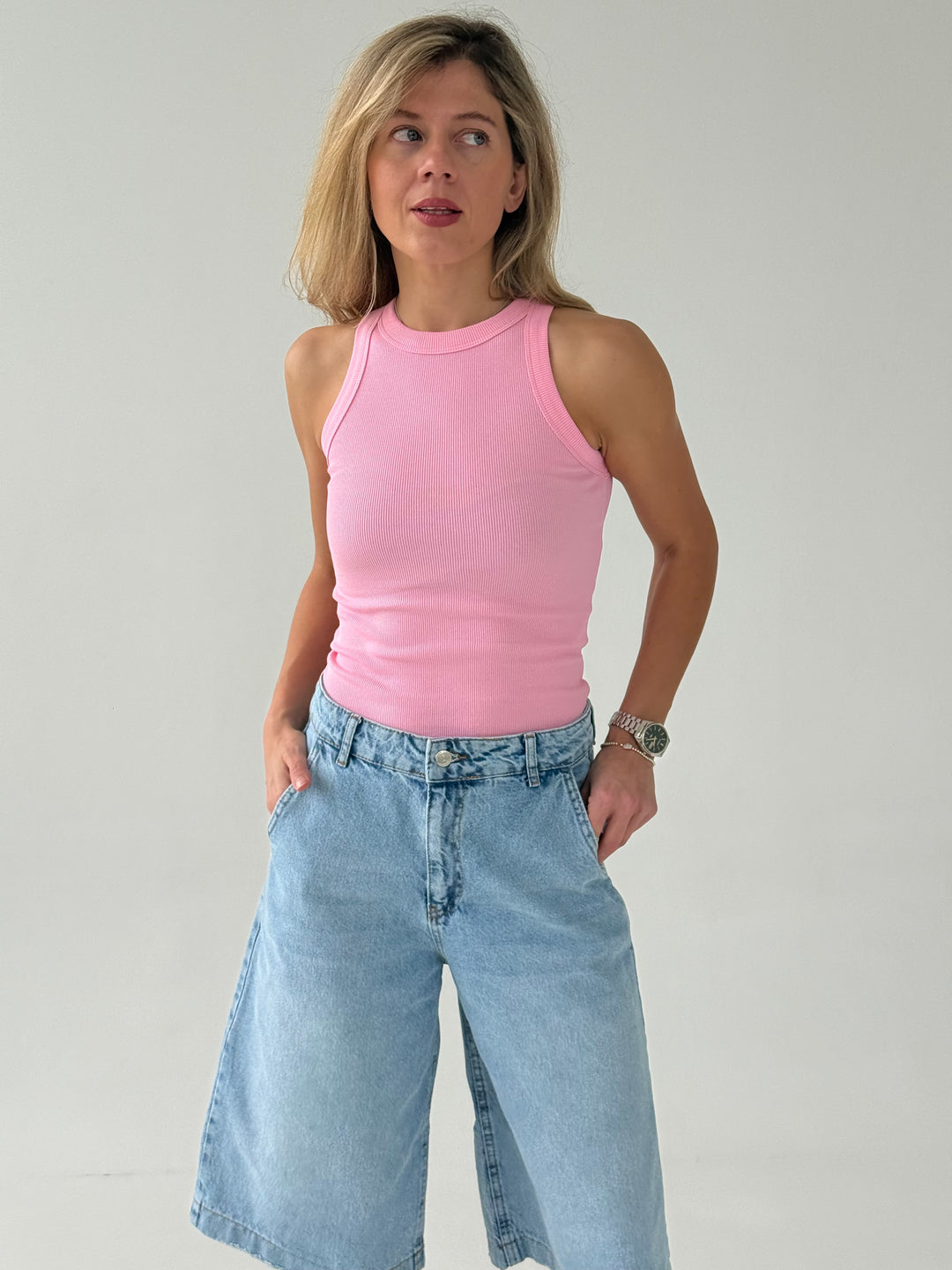 Slim fit kokvilnas rievots tops