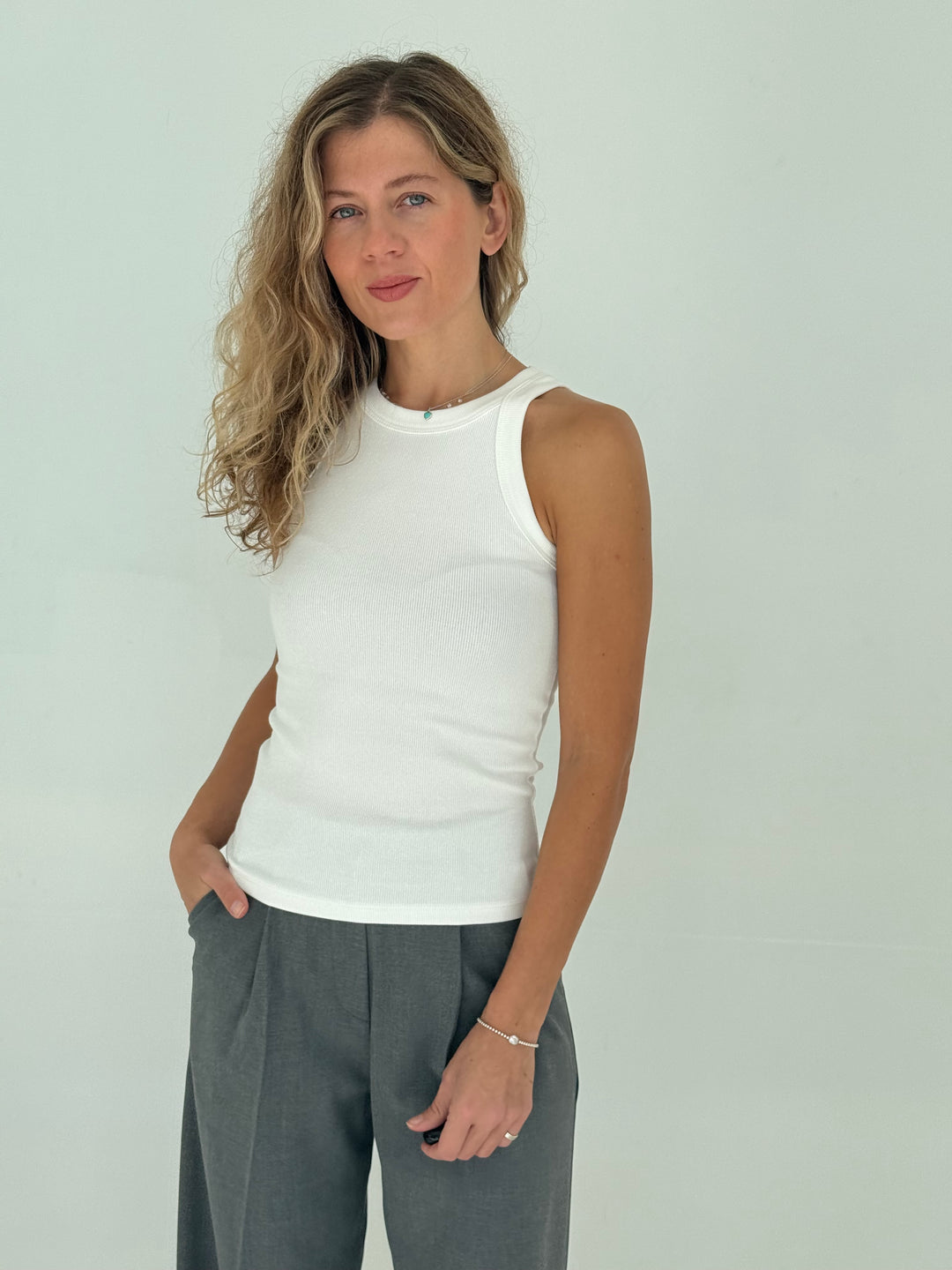 Slim fit kokvilnas rievots tops