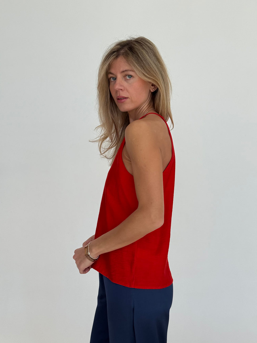 Viskozes brīva piegriezuma tops