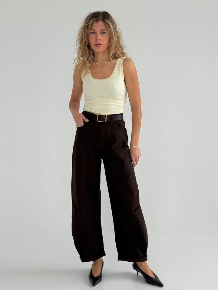 Slim fit viskozes tops ar dekoratīvu maliņu