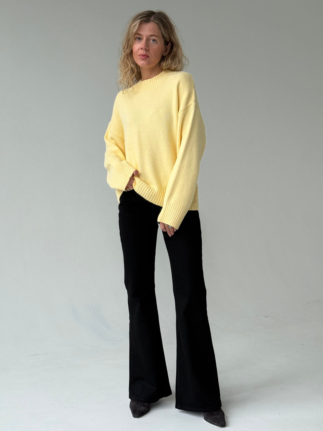 Zvanveida džinsa bikses ar vidēji augstu jostasvietu #02