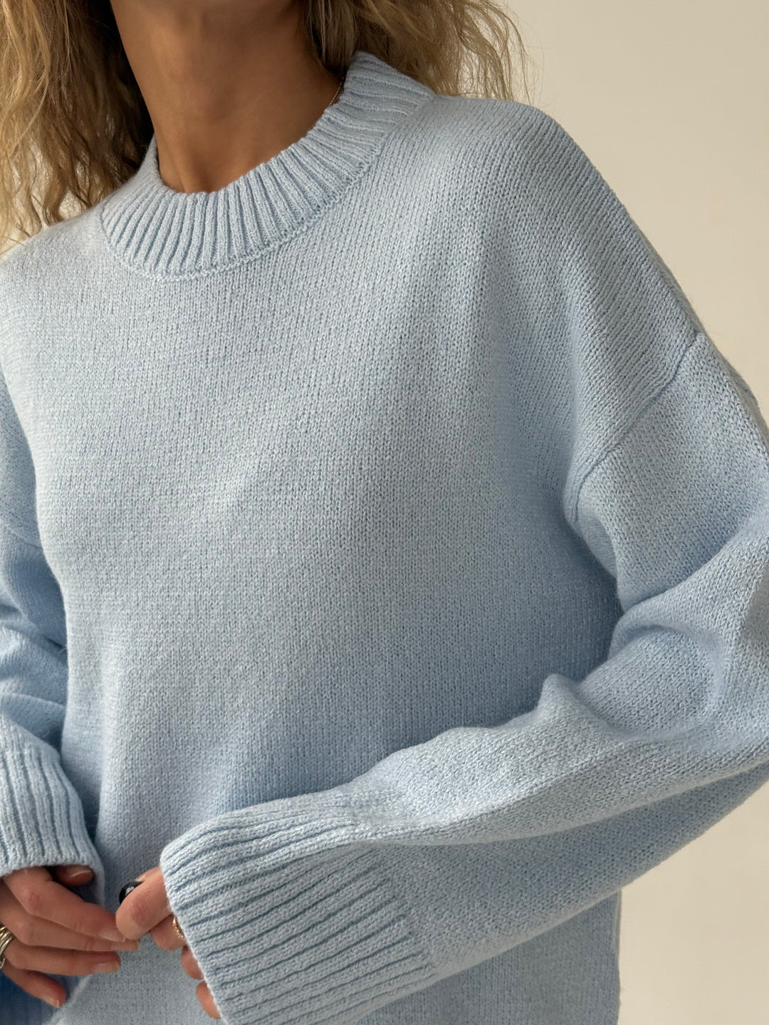 Adīts džemperis ar apaļu kakla izgriezumu #02