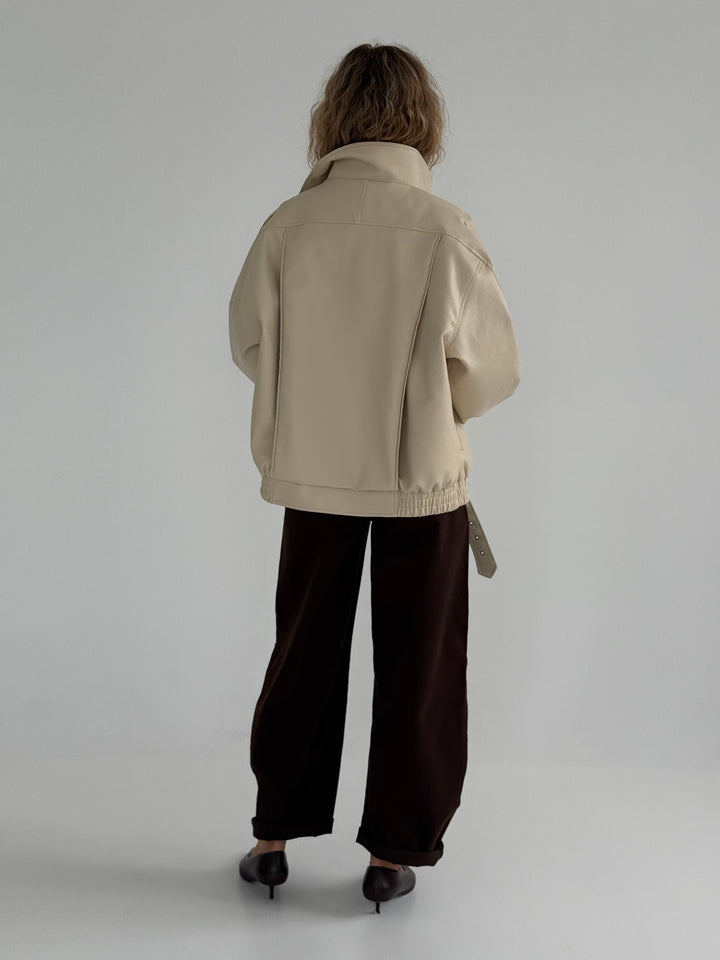 Ādas imitācijas bomber stila virsjaka ar augstu apkakli