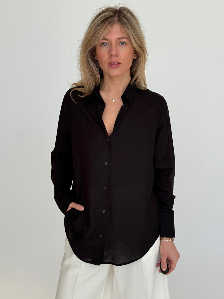 Klasisks lina krekls