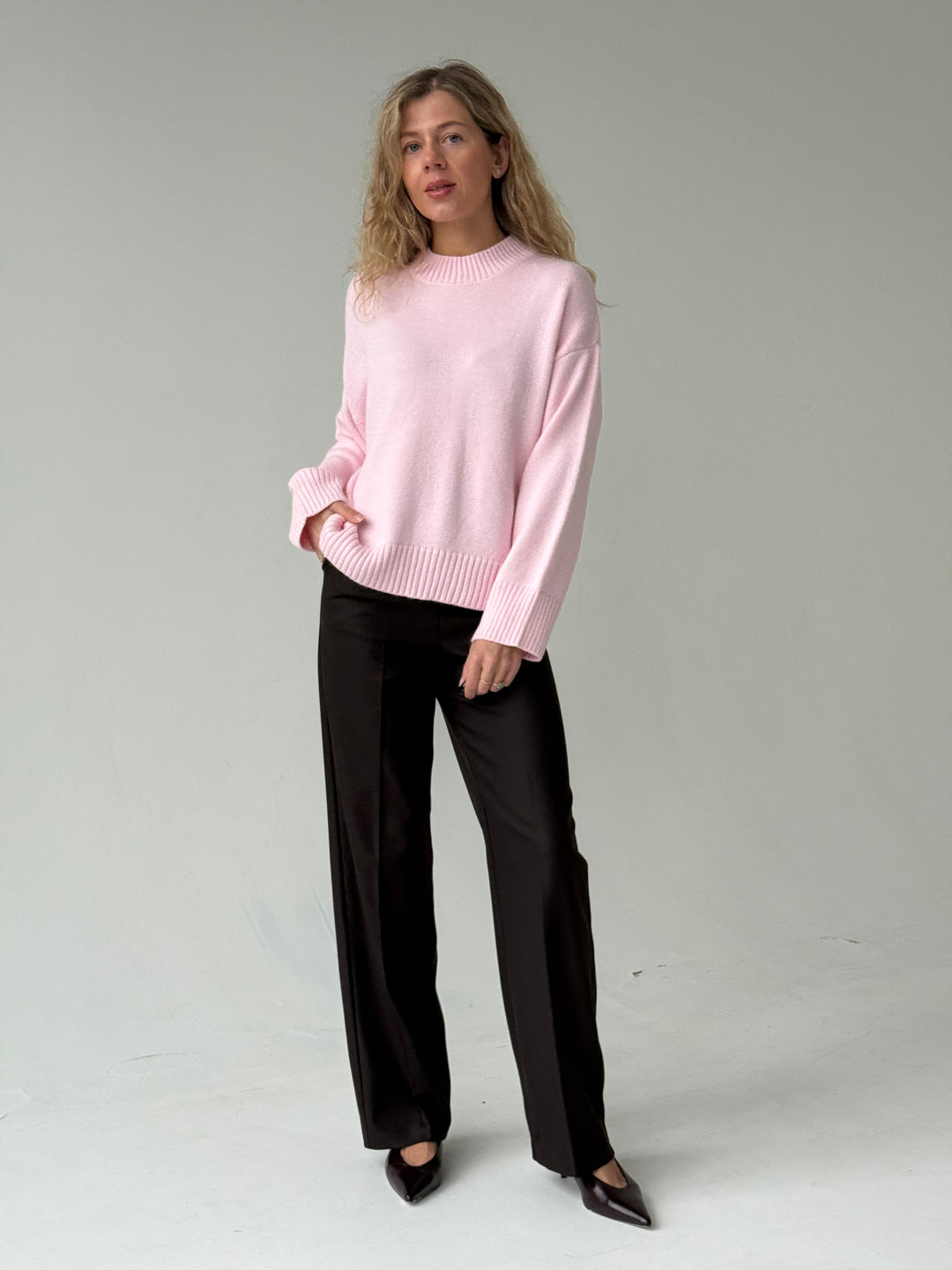 Adīts džemperis ar apaļu kakla izgriezumu #02