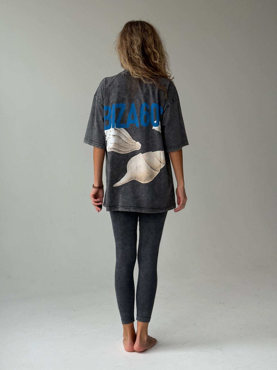 Pagarināts kokvilnas T-krekls ar balinātu efektu un apdruku #02