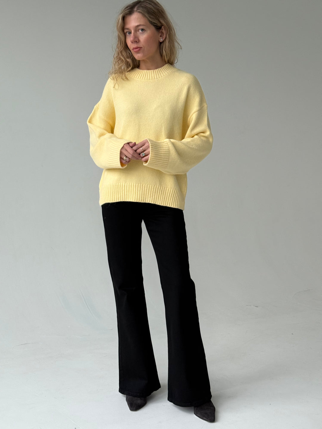 Adīts džemperis ar apaļu kakla izgriezumu #02