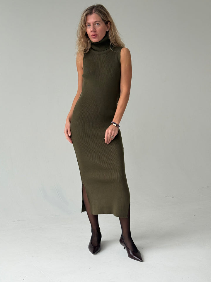 Trikotāžas kleitas un jakas komplekts