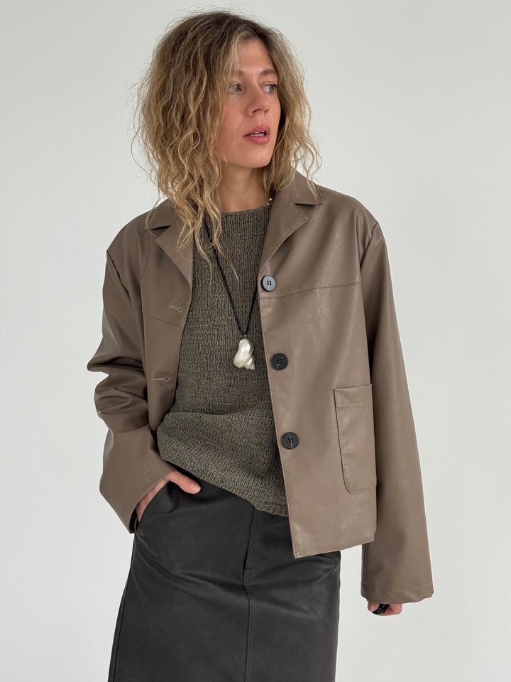 Klasiska žaketes stilā ādas imitācijas virsjaka