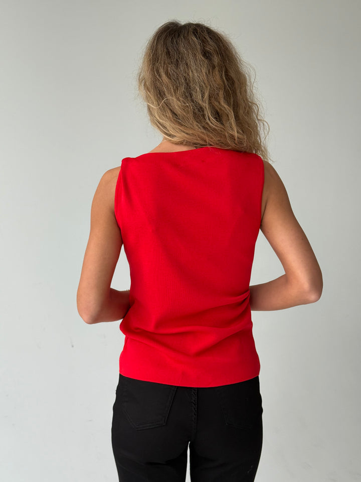 Adīts viskozes tops ar krokotu elementu