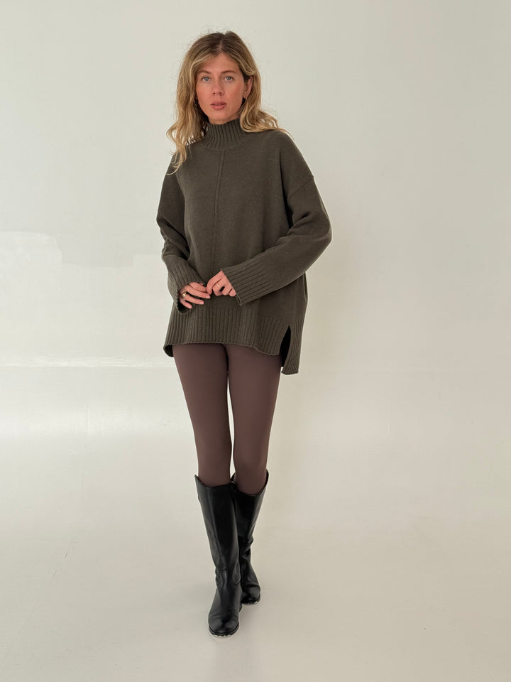 Oversize adīts vilnas džemperis ar augstu apkakli #02