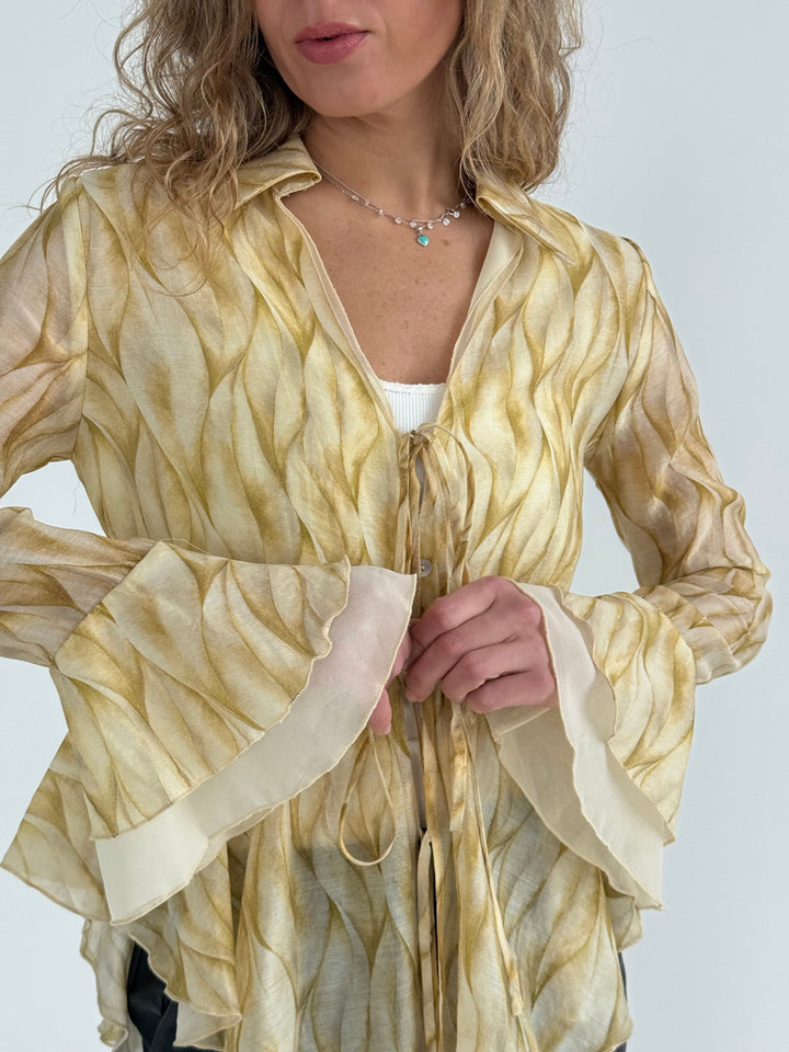 Šifona blūze ar volāniem un rakstu