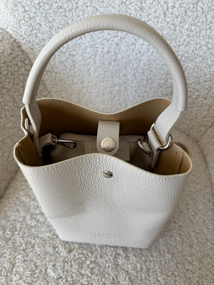 Ādas bucket soma