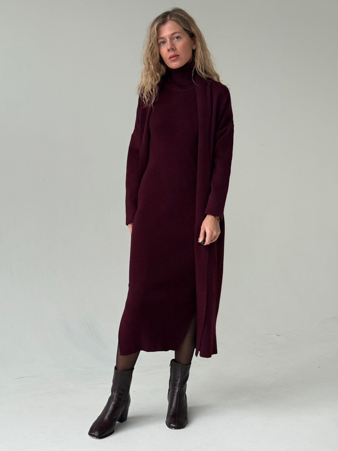 Trikotāžas kleitas un jakas komplekts