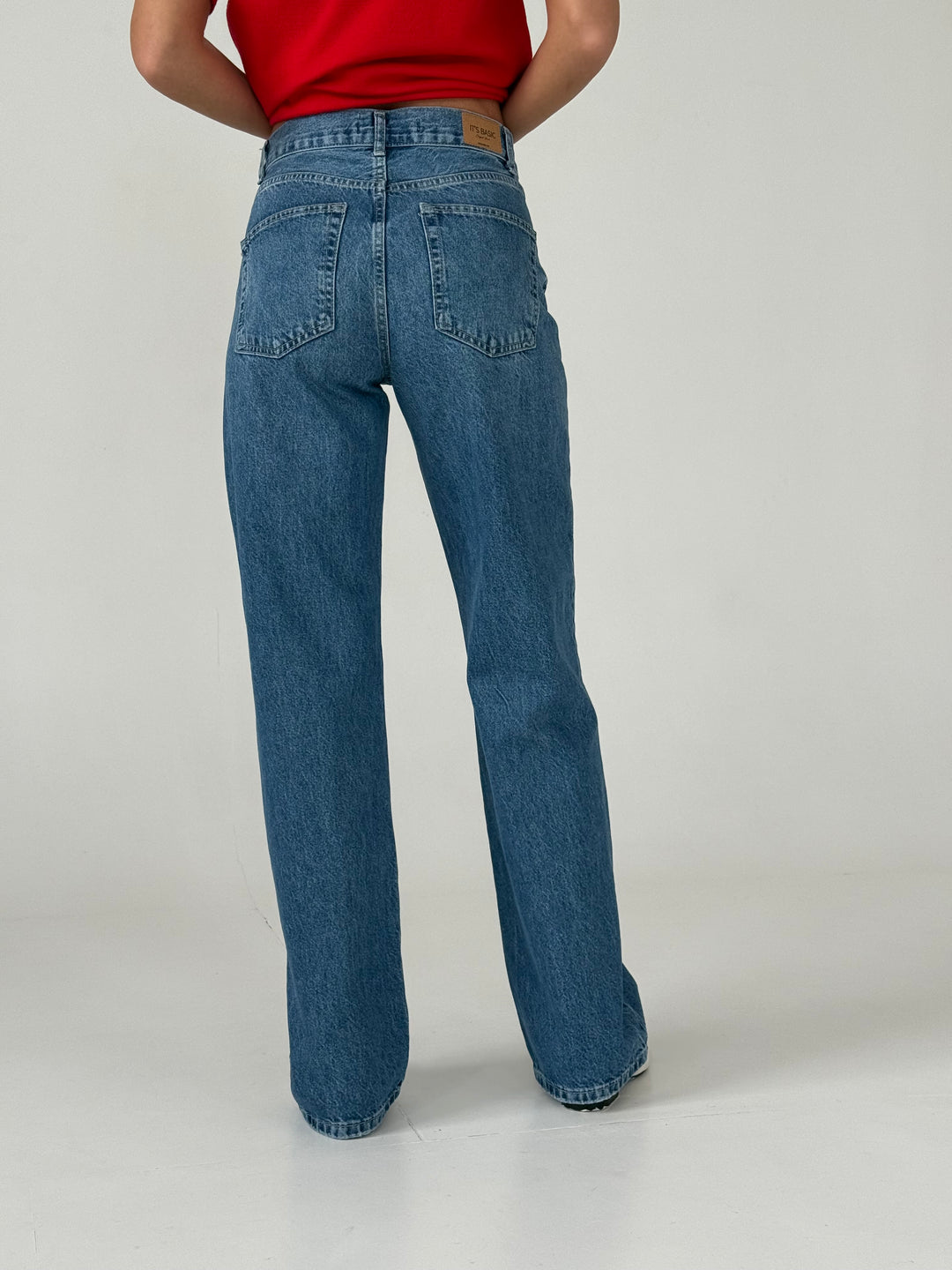 Taisnas džinsa bikses ar augstu jostasvietu un balinātu efektu #02