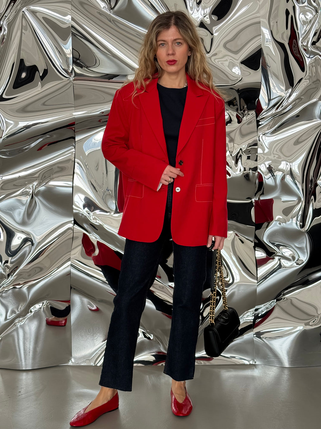 Oversize viskozes žakete ar kontrastējošiem elementiem