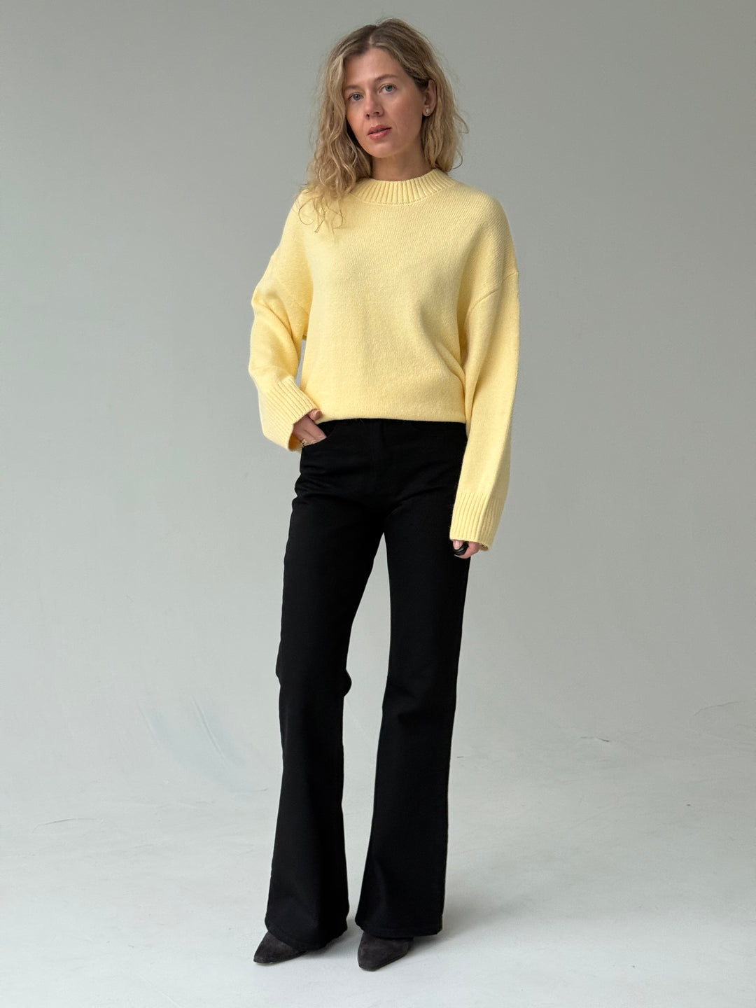 Zvanveida džinsa bikses ar vidēji augstu jostasvietu #02