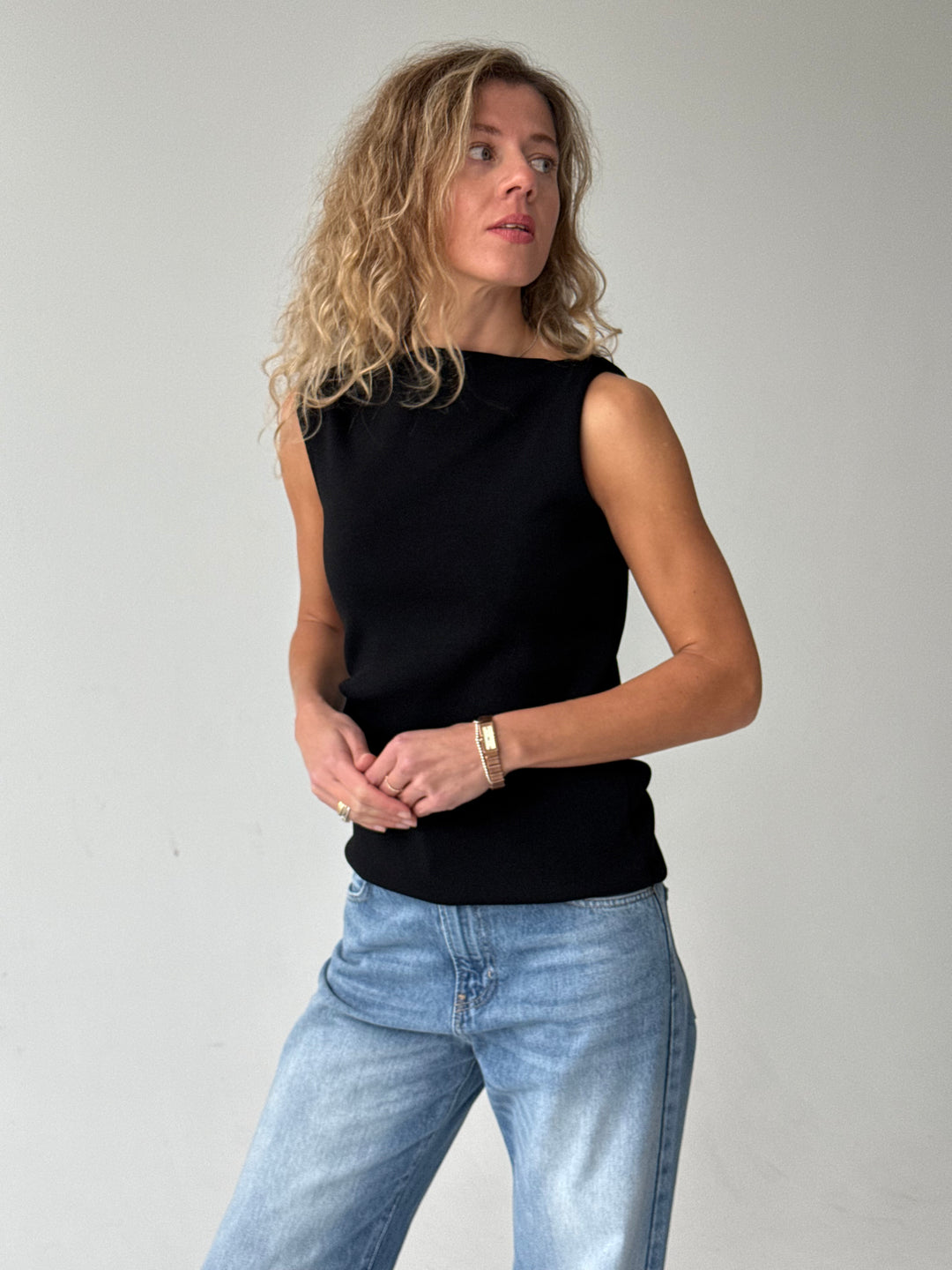 Adīts viskozes tops ar krokotu elementu