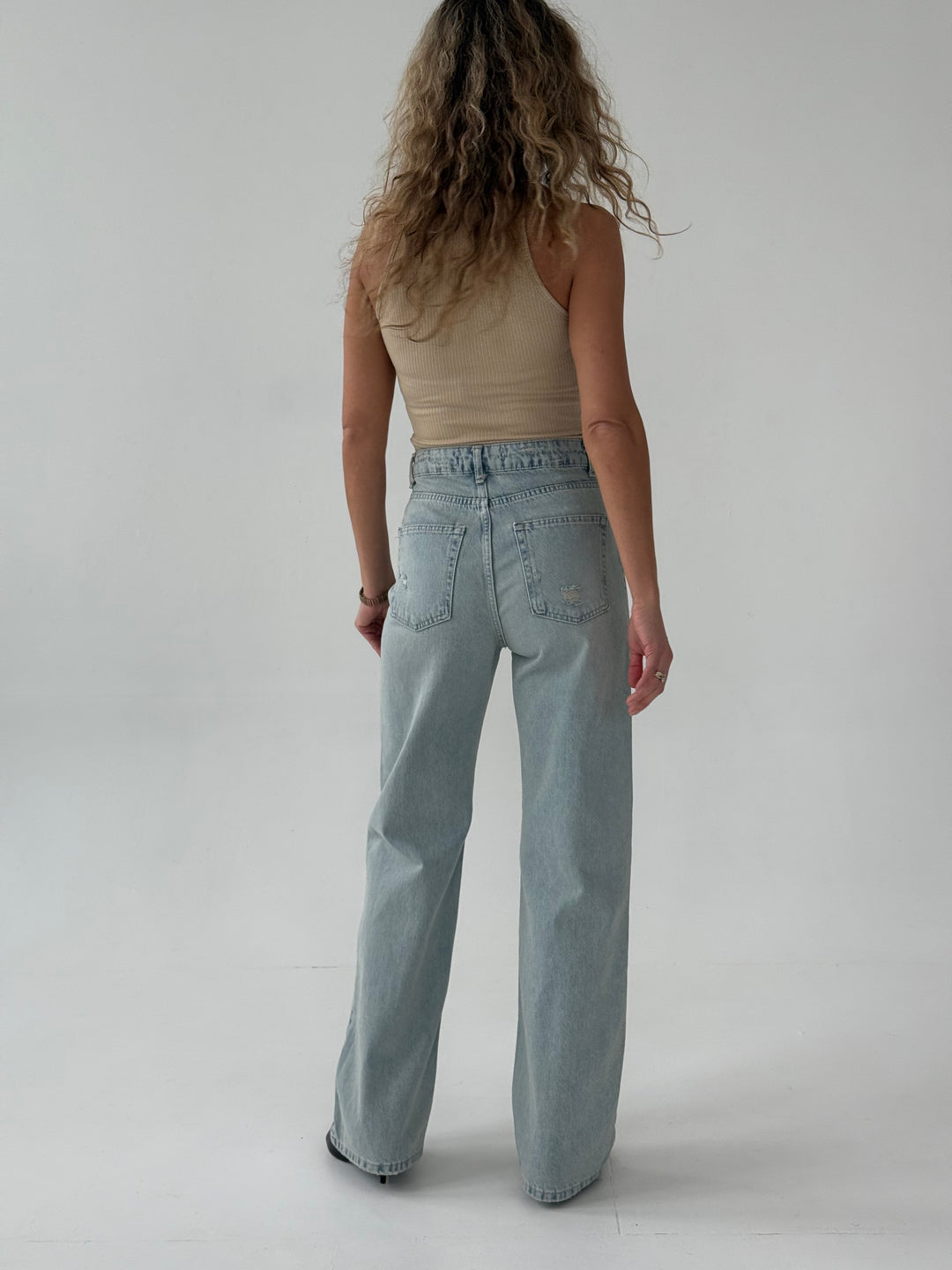 Taisnas džinsa bikses ar augstu jostasvietu un balinātu efektu #04