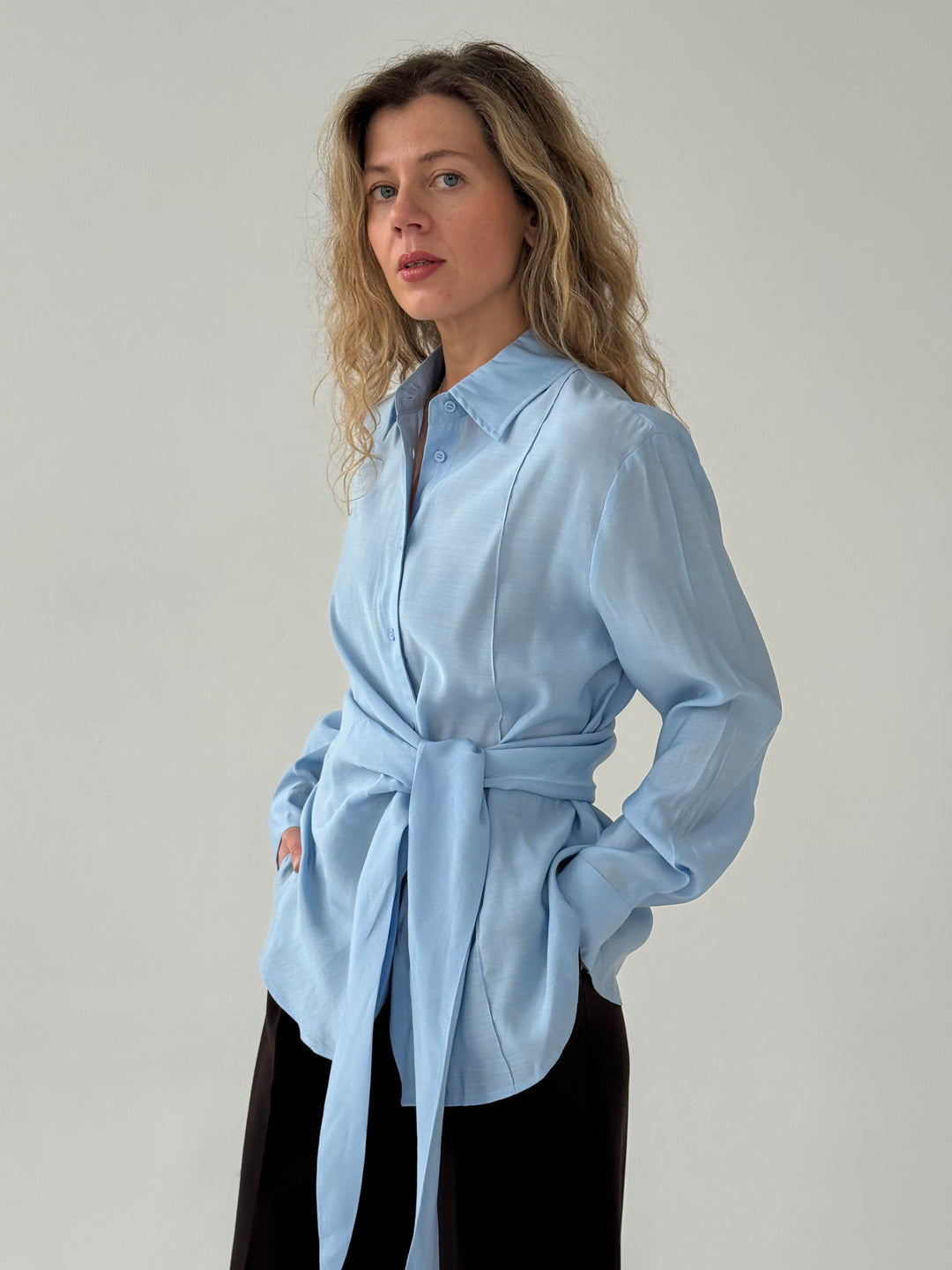 Viskozes blūze ar sasienamu elementu