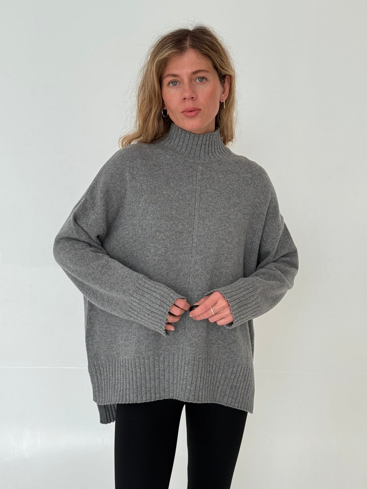 Oversize adīts vilnas džemperis ar augstu apkakli #02