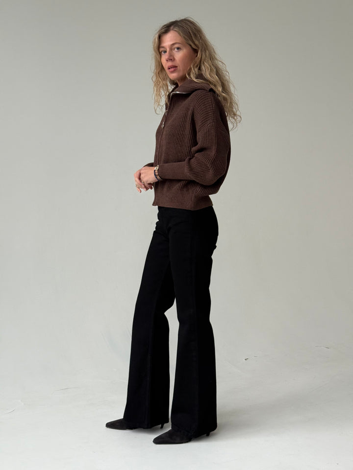 Zvanveida džinsa bikses ar vidēji augstu jostasvietu #02