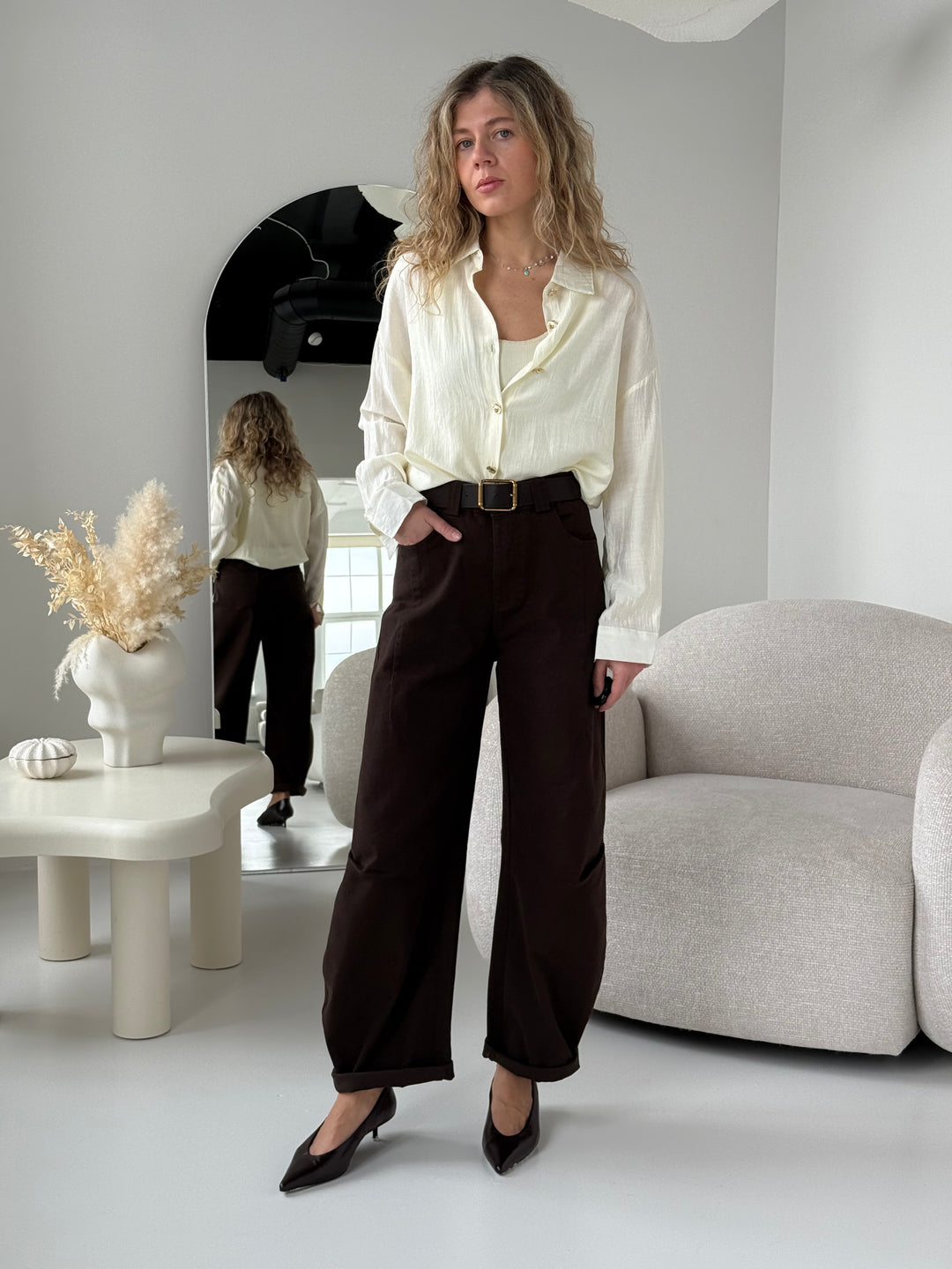 Slim fit viskozes tops ar dekoratīvu maliņu