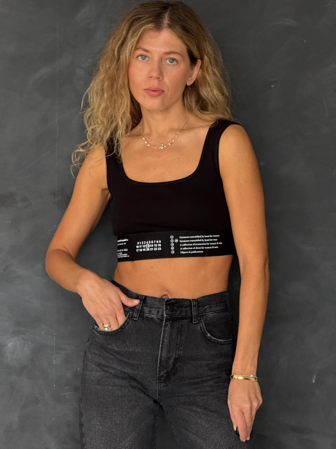 Īss kokvilnas rievots tops