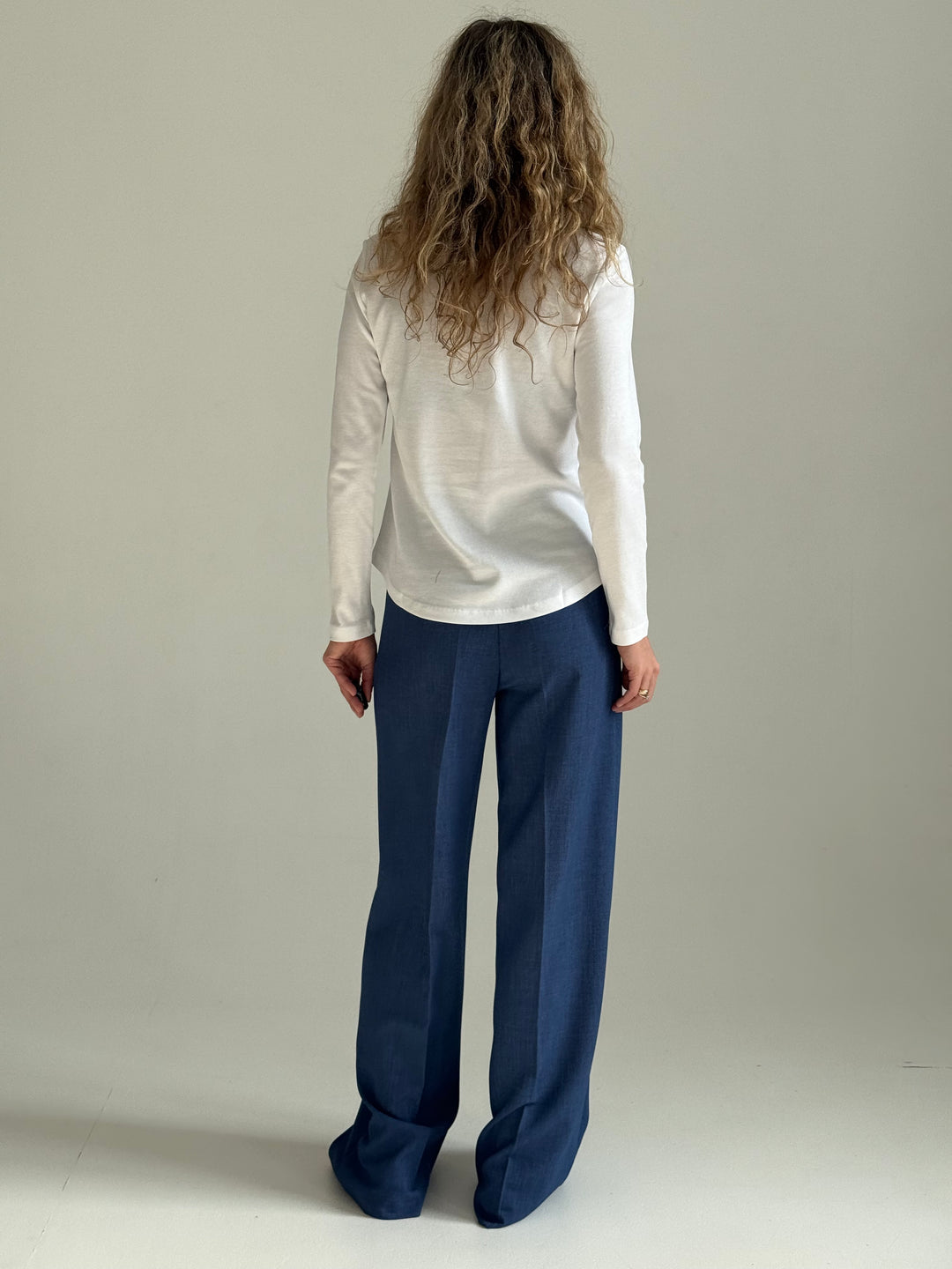 Slim fit premium kokvilnas tops ar garām piedurknēm