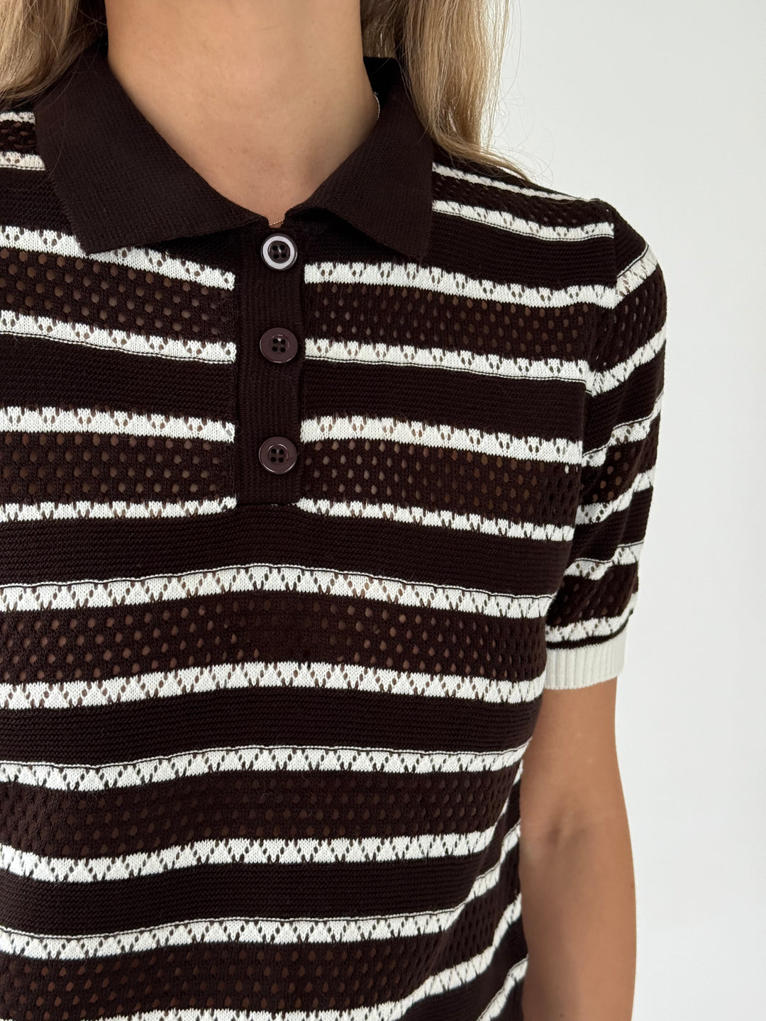 Adīts svītrains caurspīdīgs polo tops