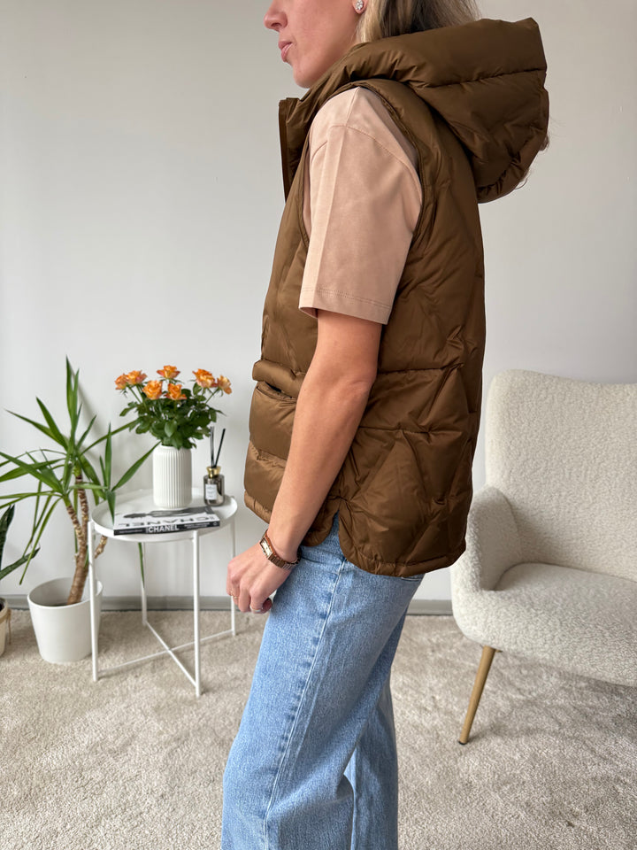 Stepēta veste ar kapuci