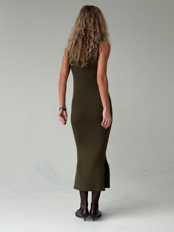 Trikotāžas kleitas un jakas komplekts