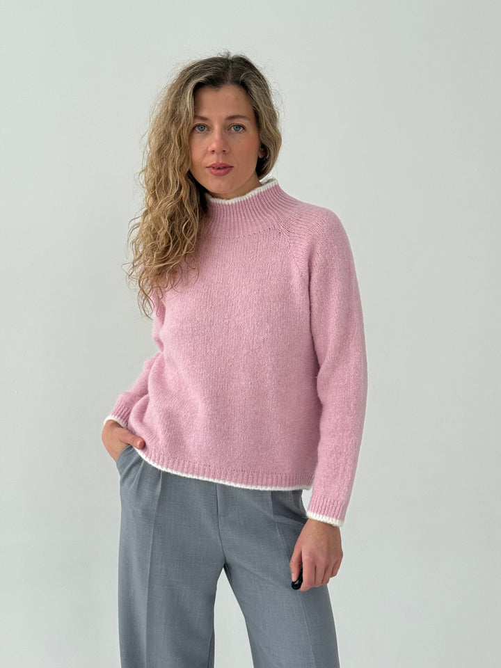 Vilnas džemperis ar kontrastējošu elementu