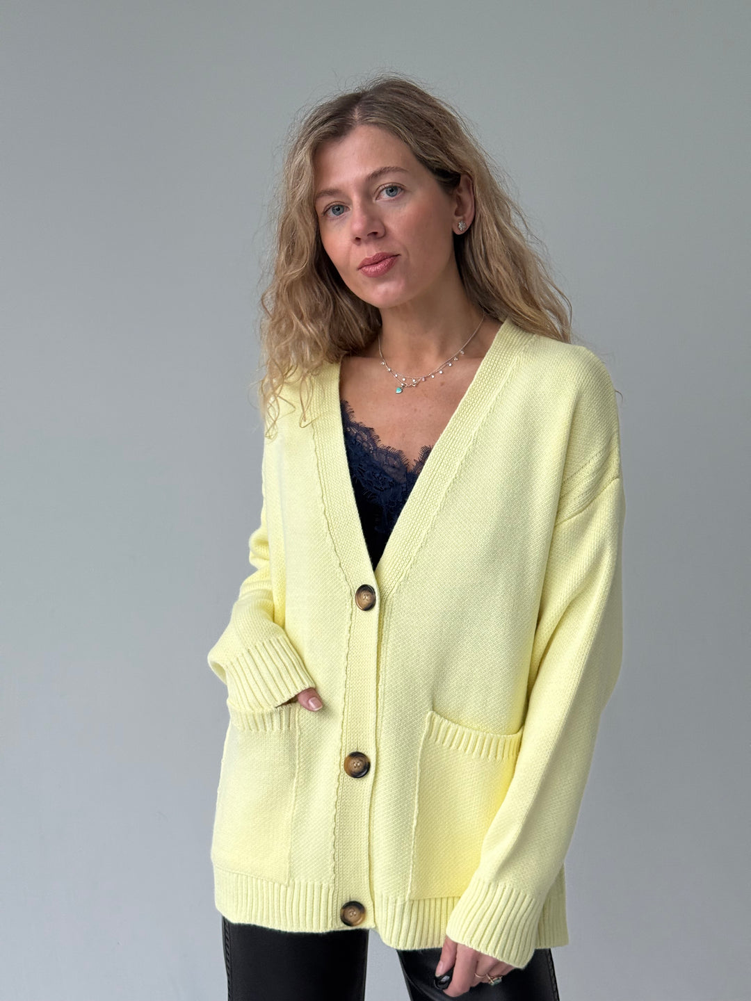 Samta tops ar mežģīnēm