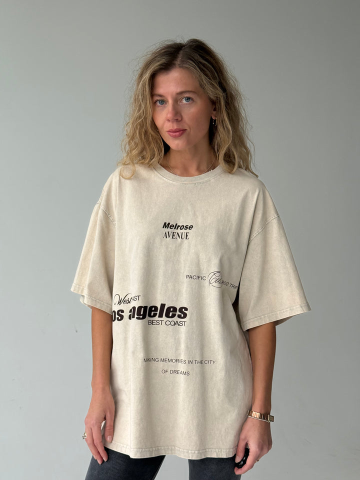 Pagarināts kokvilnas T-krekls ar balinātu efektu un apdruku #02