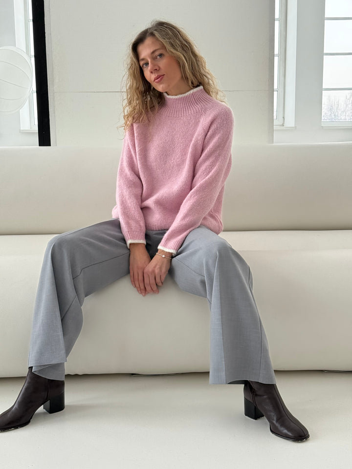 Vilnas džemperis ar kontrastējošu elementu