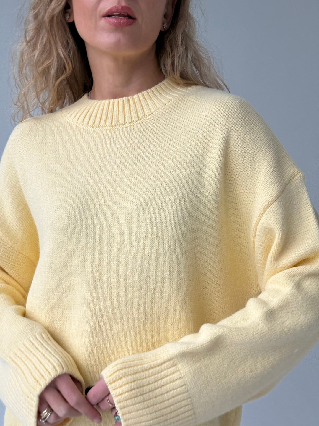 Adīts džemperis ar apaļu kakla izgriezumu #02