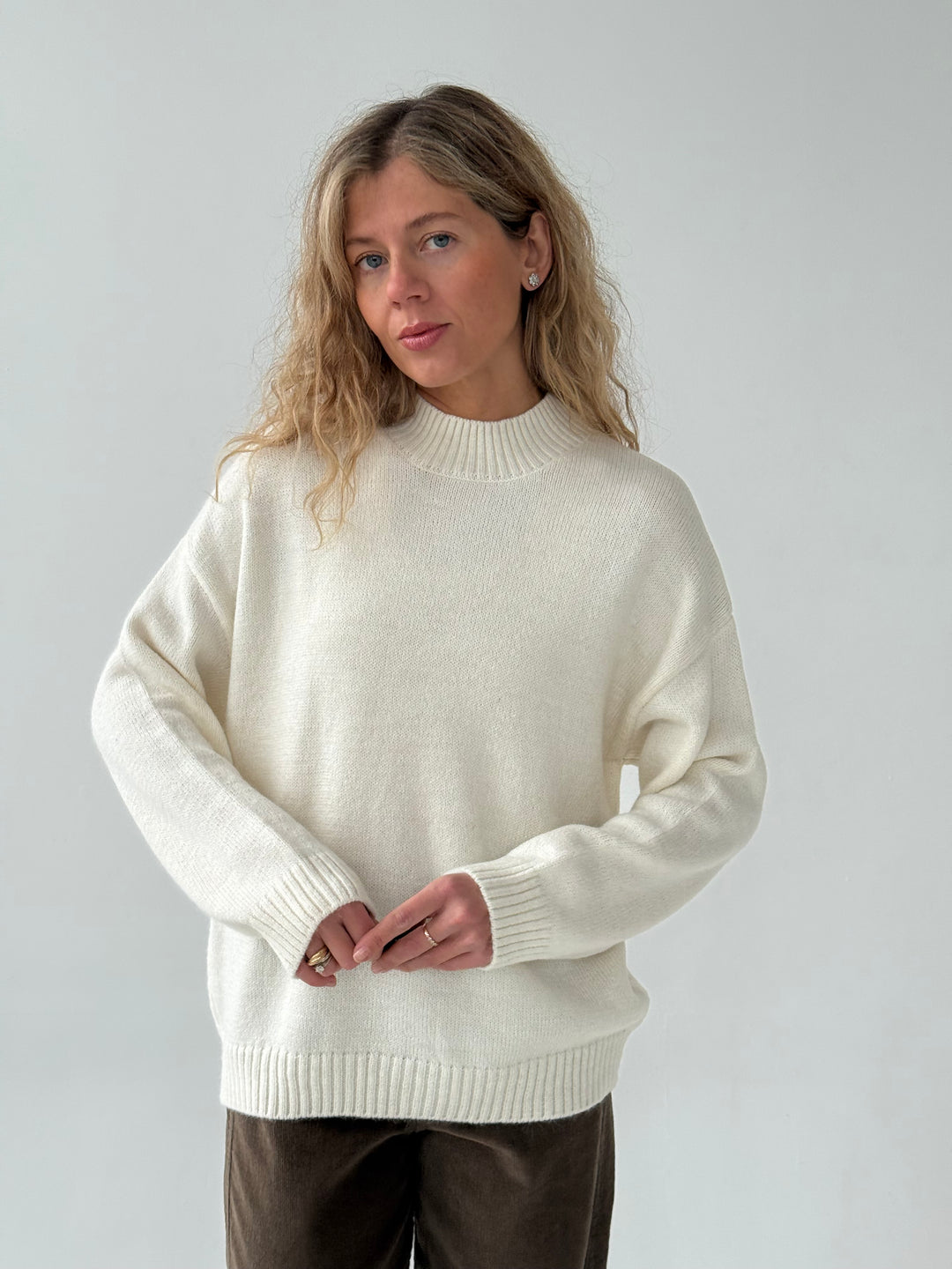 Adīts džemperis ar apaļu kakla izgriezumu #02