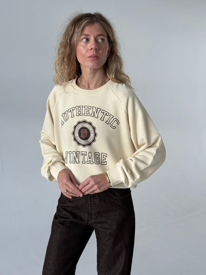 Kokvilnas oversize džemperis ar uzrakstu #01