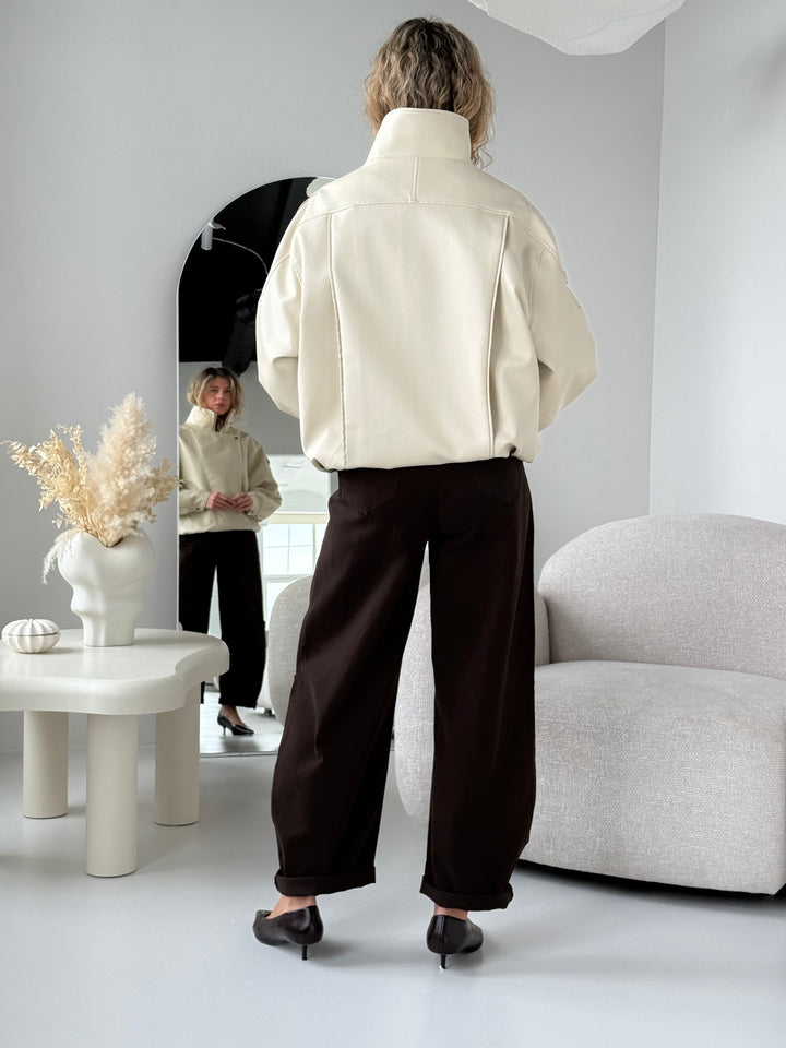 Ādas imitācijas bomber stila virsjaka ar augstu apkakli