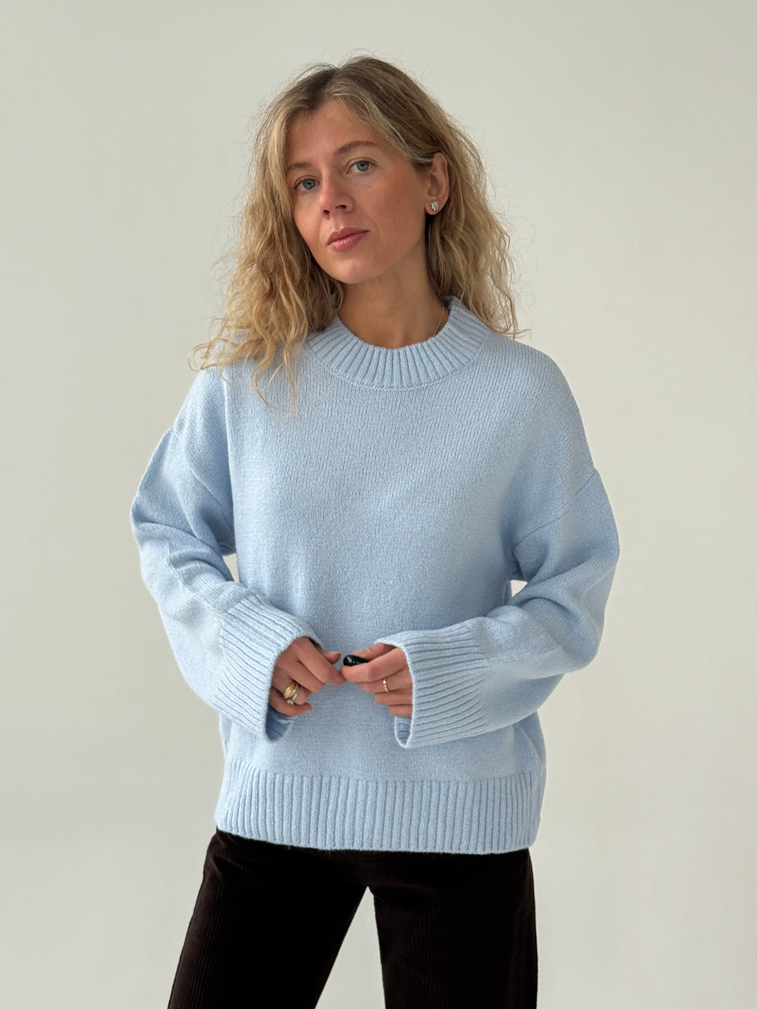 Adīts džemperis ar apaļu kakla izgriezumu #02