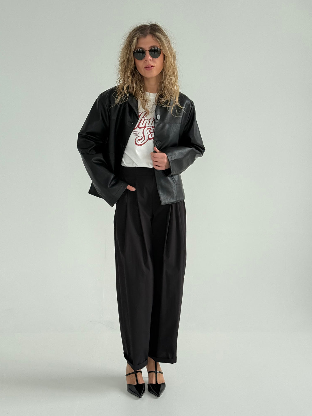 Klasiska žaketes stilā ādas imitācijas virsjaka